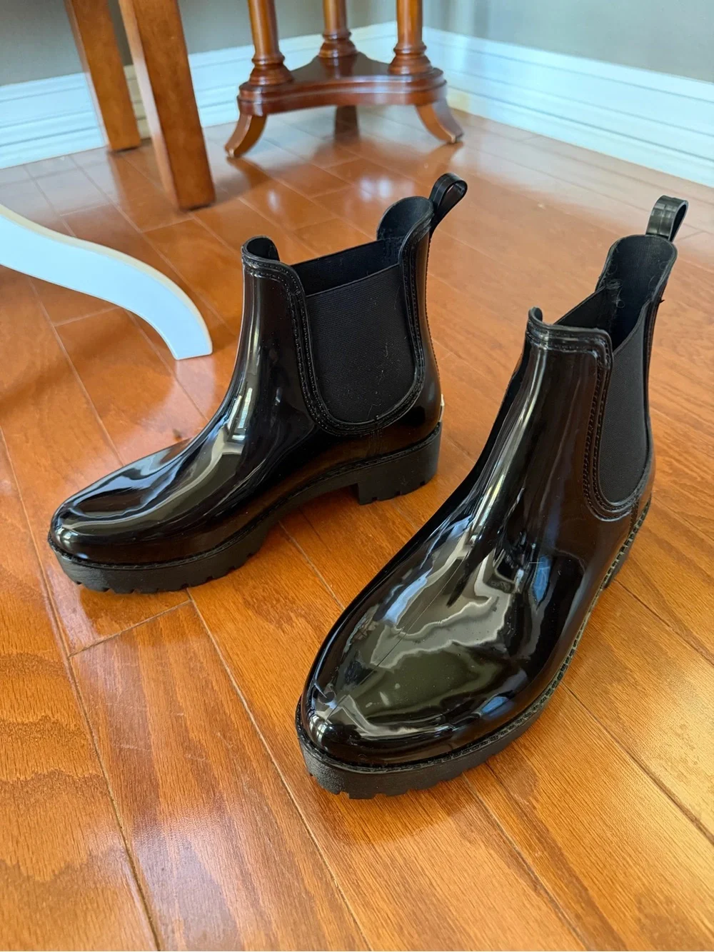 London Fog Rosaline Black Gloss Chelsea Boots Size 9M NWOB